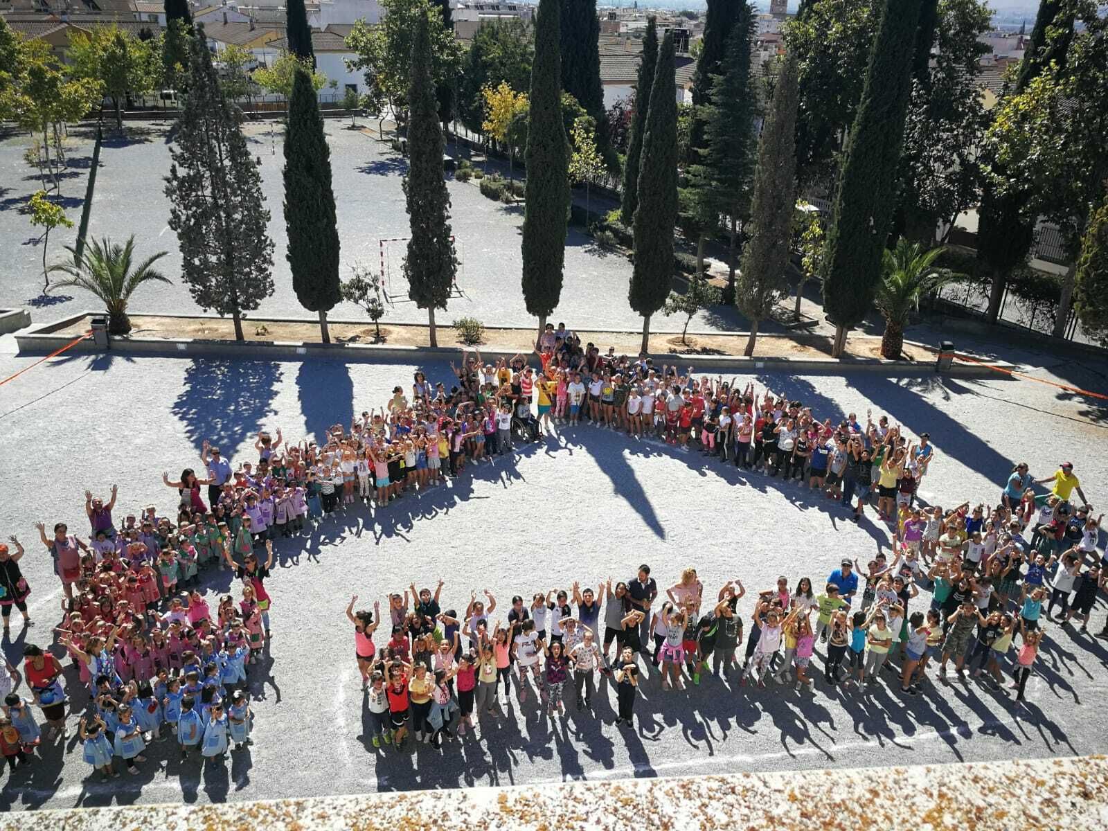 La cadena humana en el Colegio Abadía