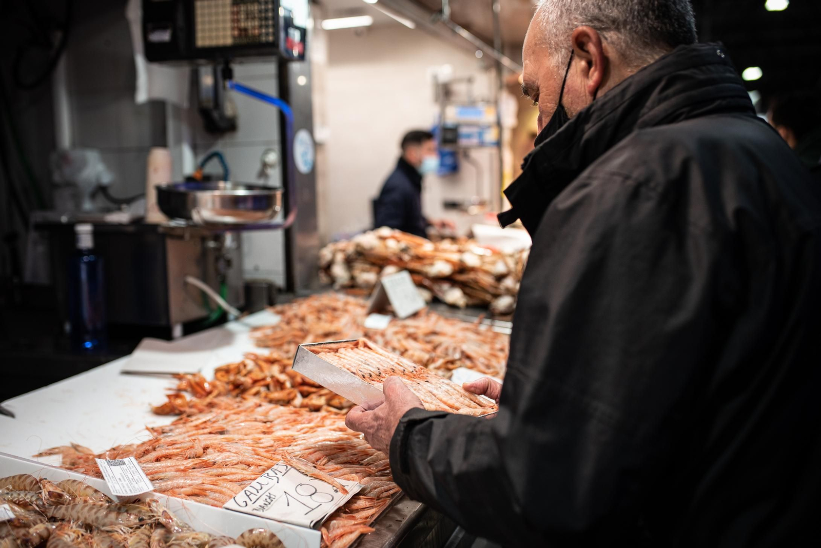 Imágenes de la mañana de compras para Nochebuena en el Mercado del Carmen Imágenes de la mañana de compras para Nochebuena en el Mercado del Carmen