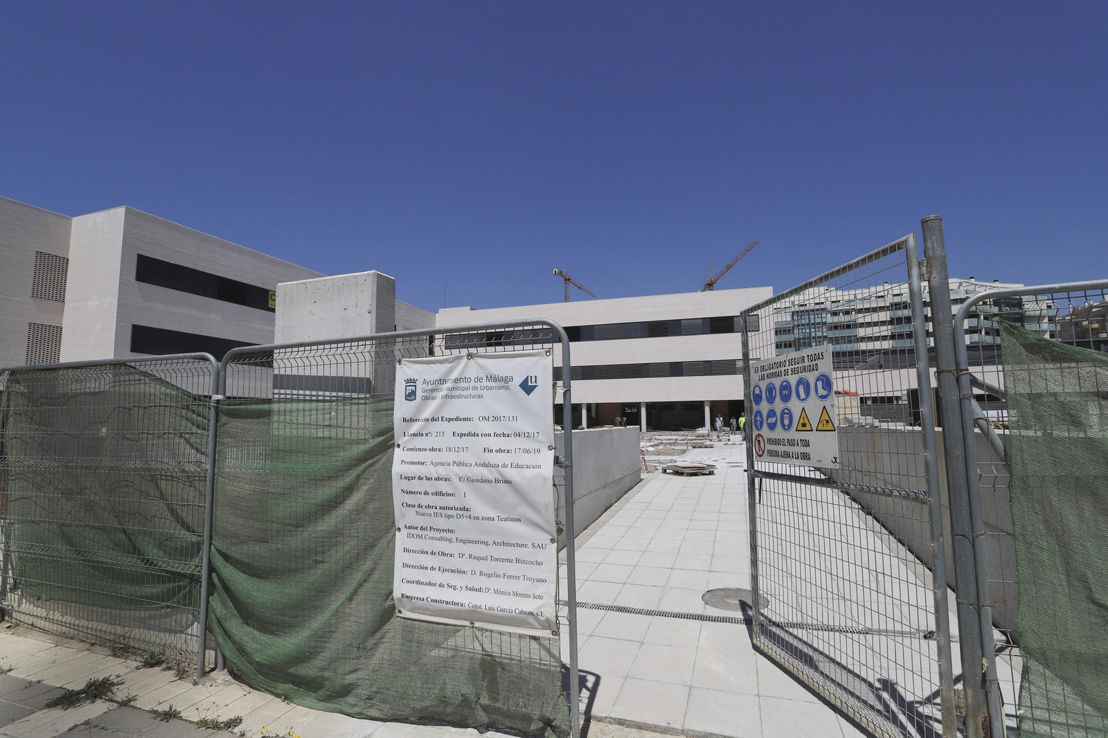 El nuevo instituto de Teatinos cuando aún estaba en obras.