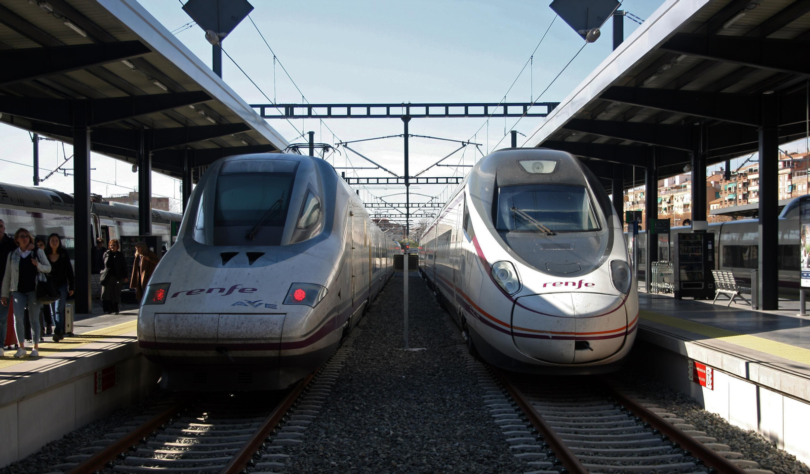 Así es el viaje entre Granada, Córdoba y Sevilla en trenes Avant de Renfe