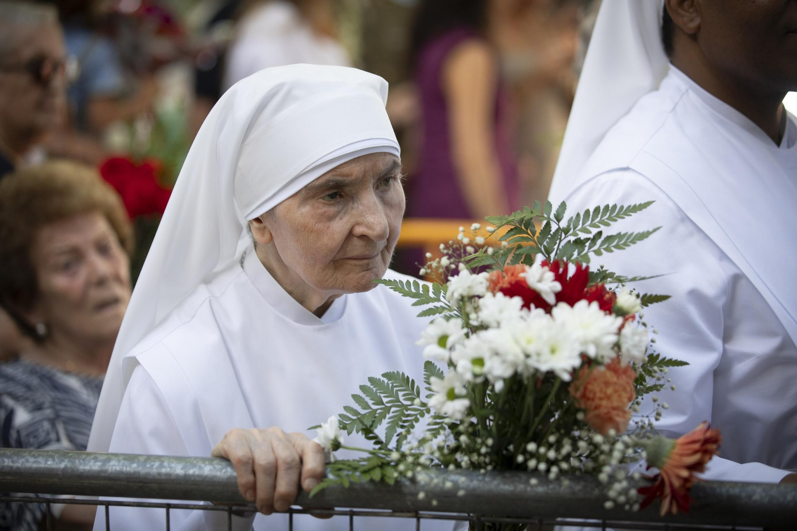 Así ha sido la la tradicional ofrenda a la patrona de Granada