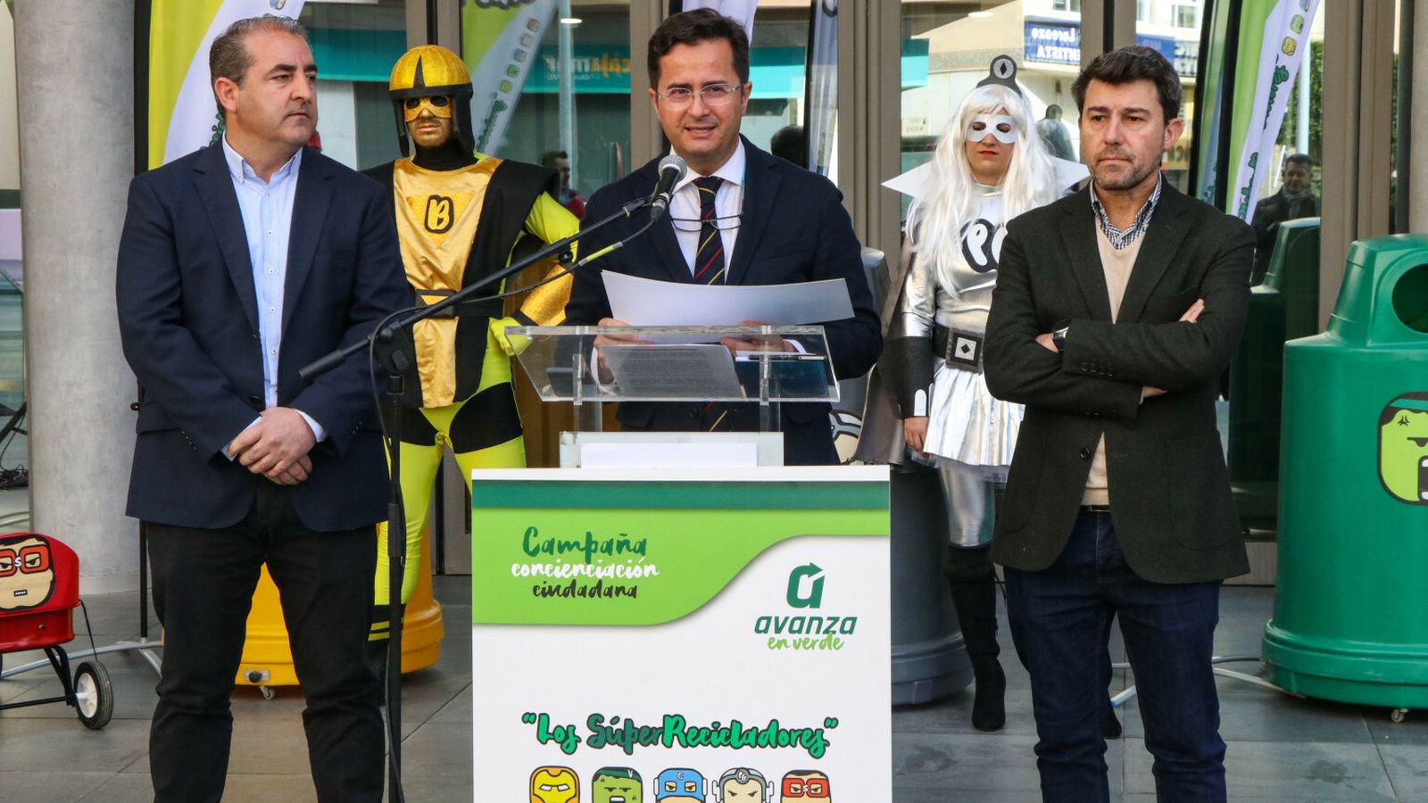 El alcalde de El Ejido, en el uso de la palabra.