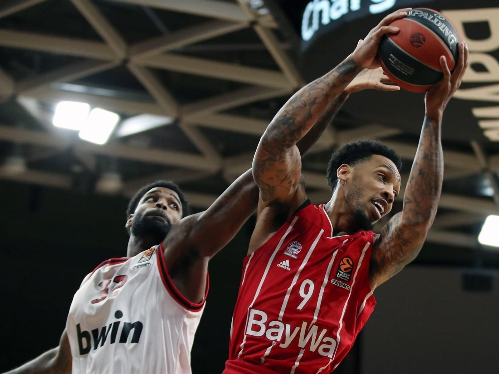 Las fotos de la carrera de Malcolm Thomas, un trotamundos del baloncesto