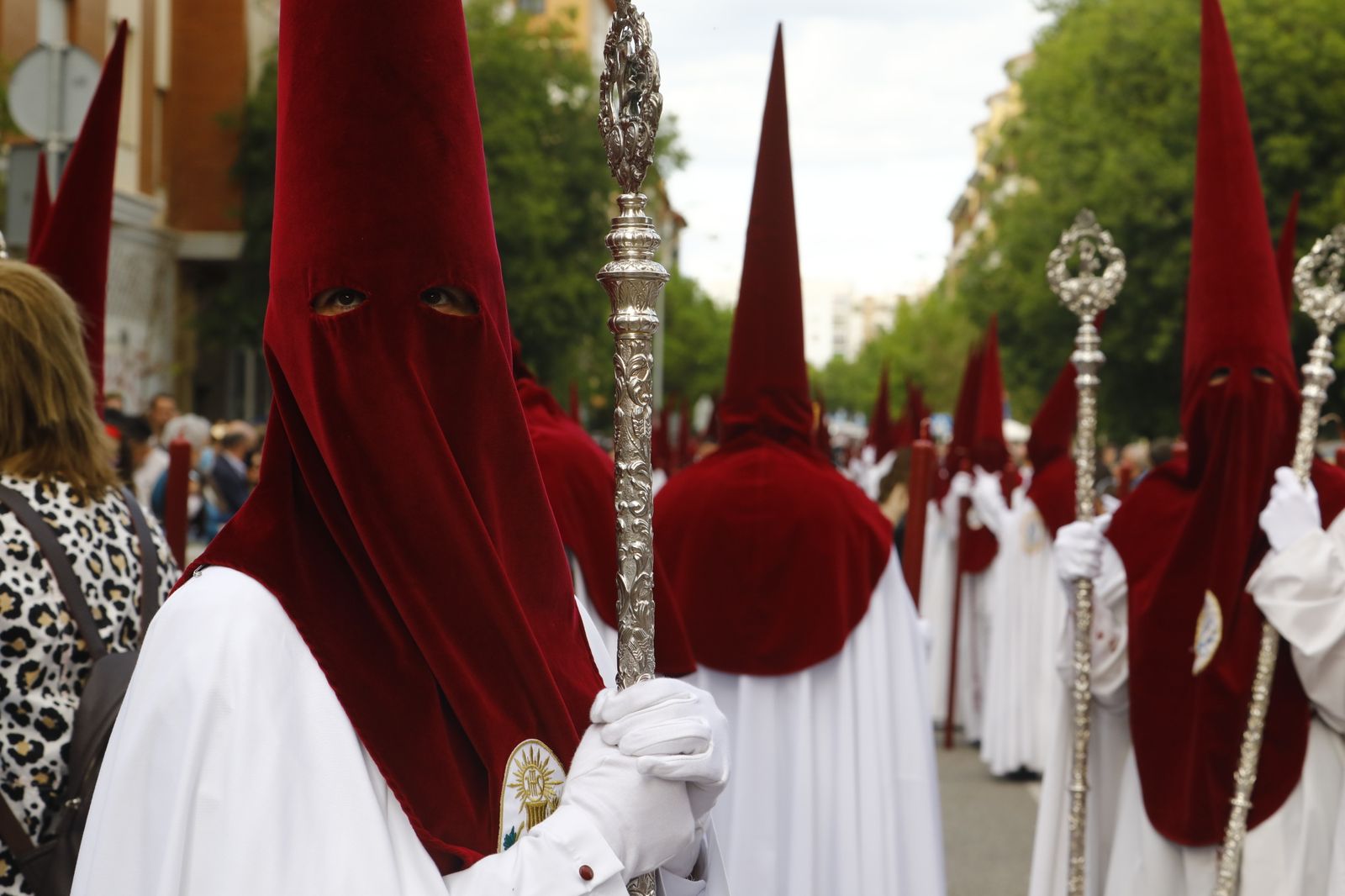 Jueves Santo en Córdoba: La procesión de la Sagrada Cena, en imágenes