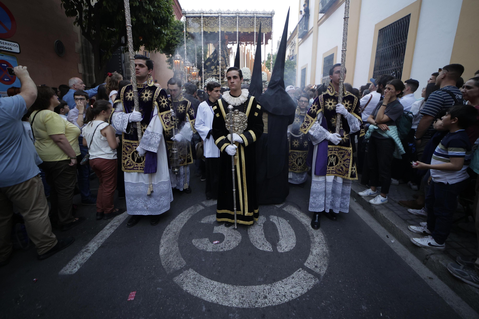 La salida de la Hermandad de las Penas en imágenes
