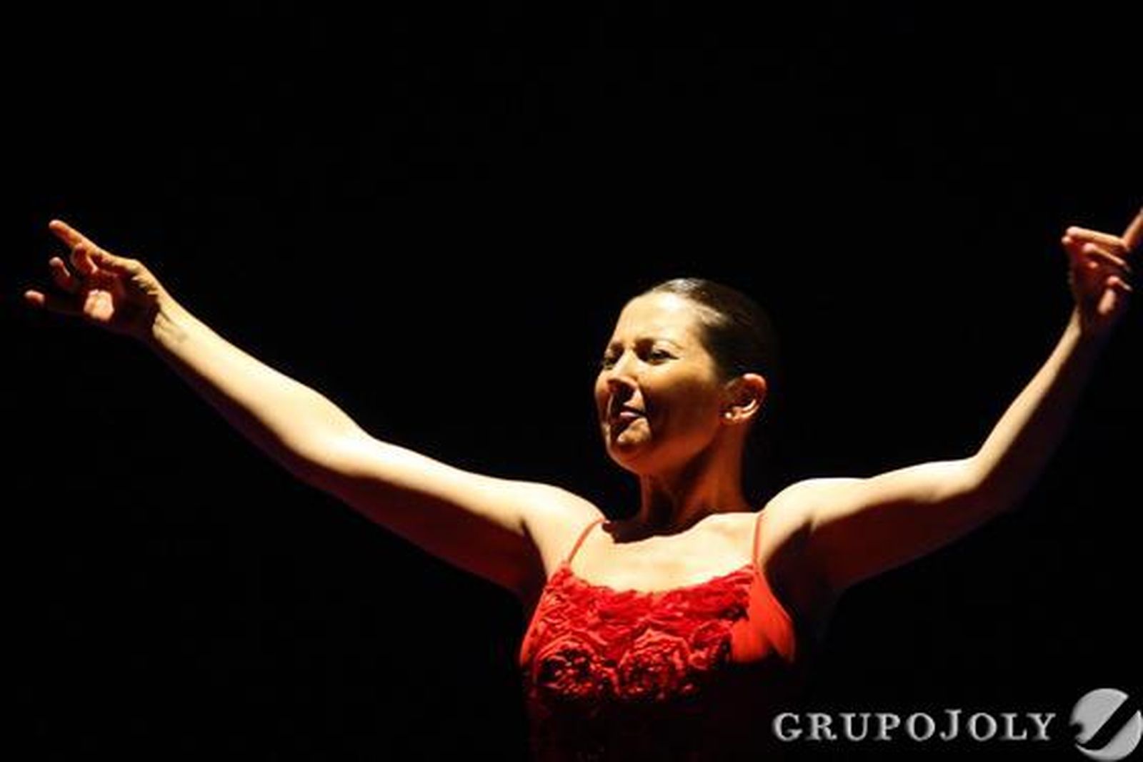 La bailaora cosechó un rotundo éxito con su espectáculo 'La Pepa', inspirado en la Constitución de 1812.

Foto: Paco Guerrero