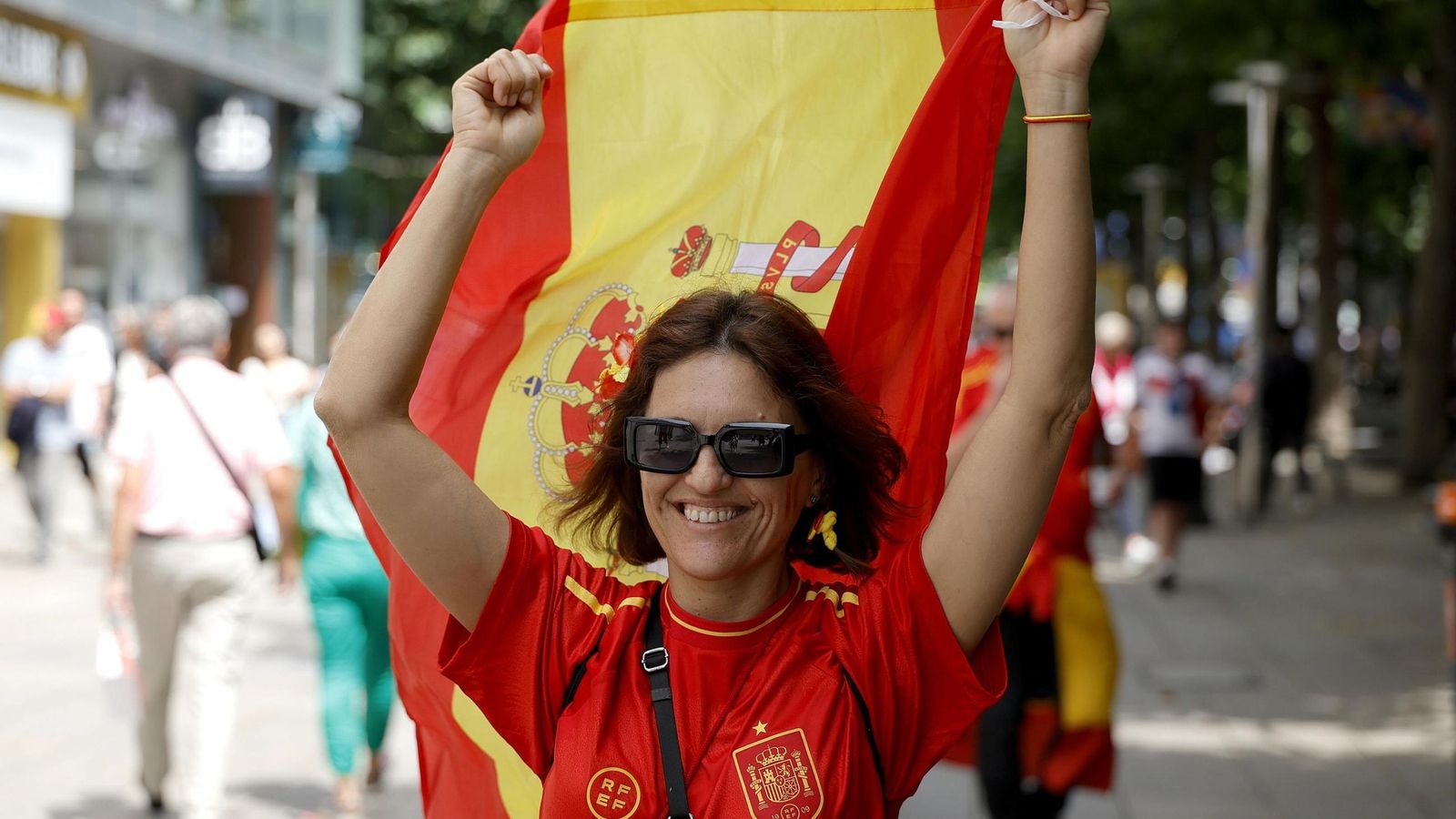 Las fotos de la afición española en Stuttgart antes del España - Alemania