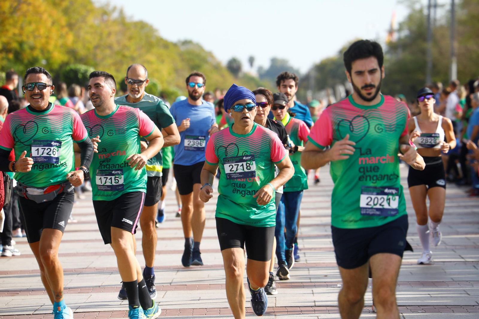 Las mejores imágenes de la Marcha contra el cáncer en Córdoba