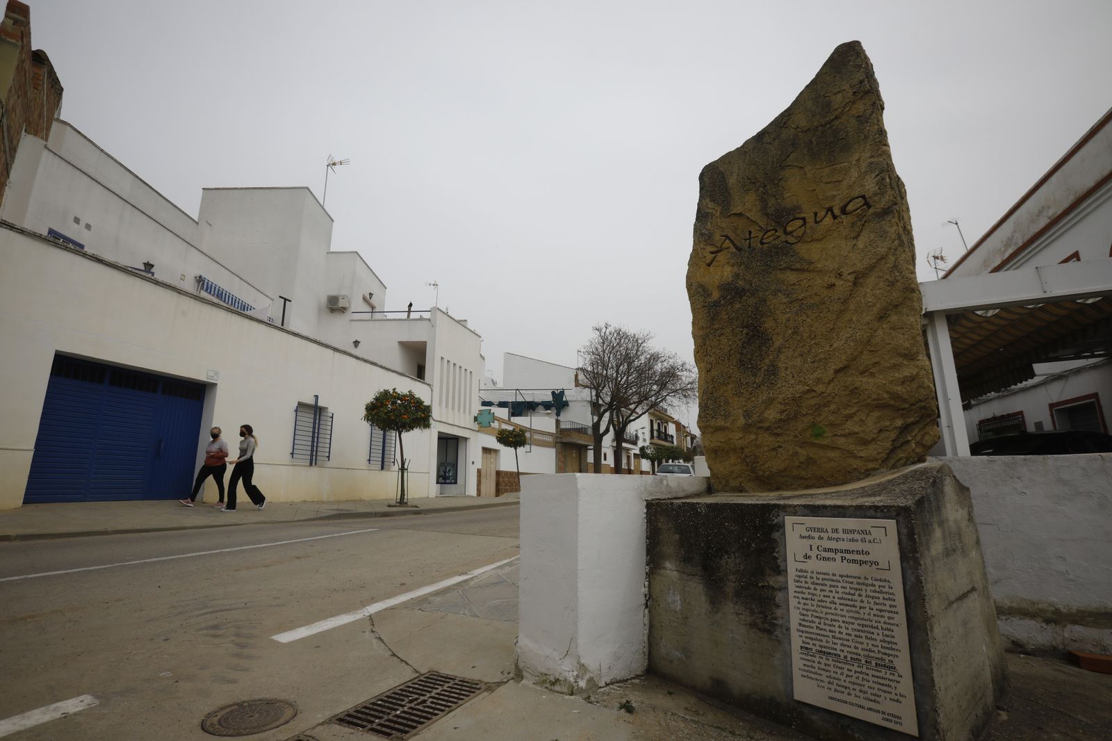 Fotografías: Un paseo por la barriada periférica de Santa Cruz, la más aislada de Córdoba
