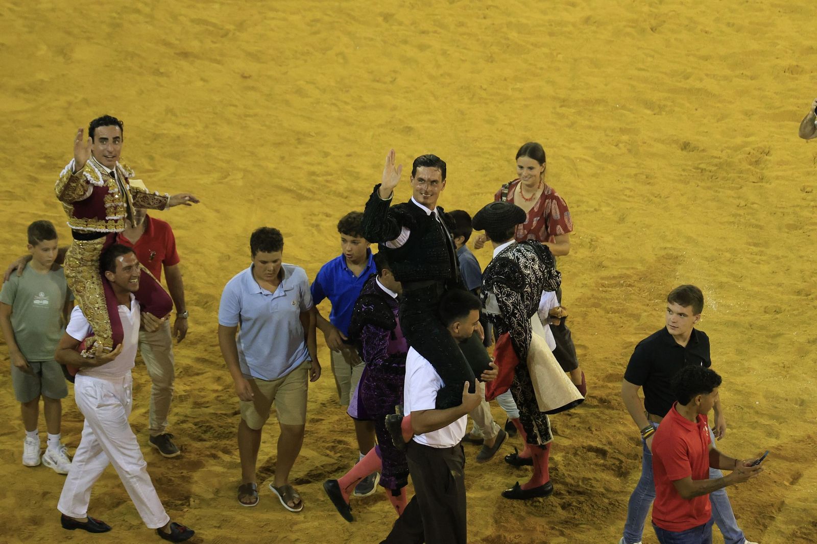 Fotos de la corrida de toros de la Feria de San Roque con David Galván, Román y Joaquín Galdós
