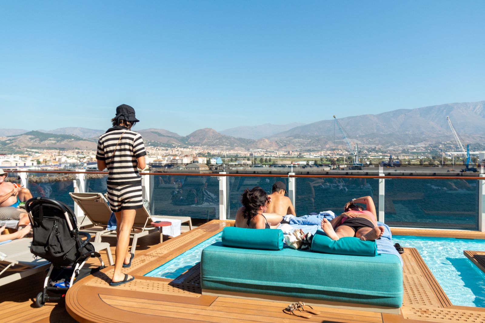 Así es el impresionante crucero que ha llegado a la costa de Granada y que inaugurará próximamente Luis Fonsi