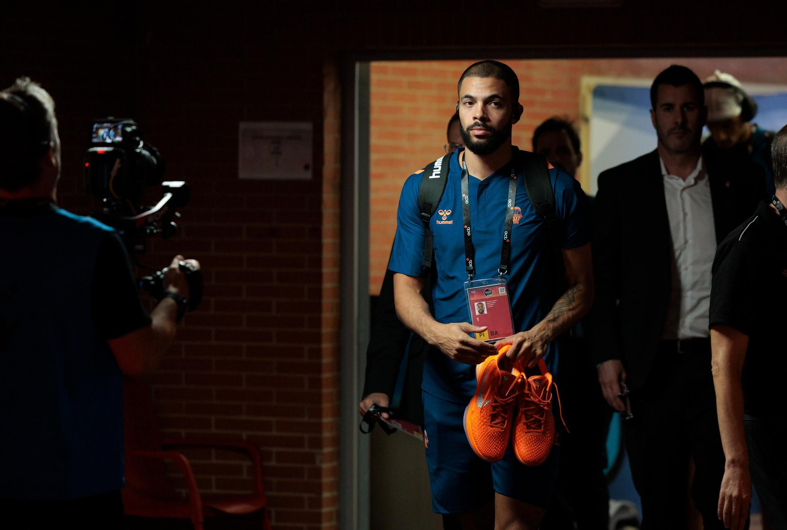 Unicaja-Valencia: Abrazos de viejos conocidos