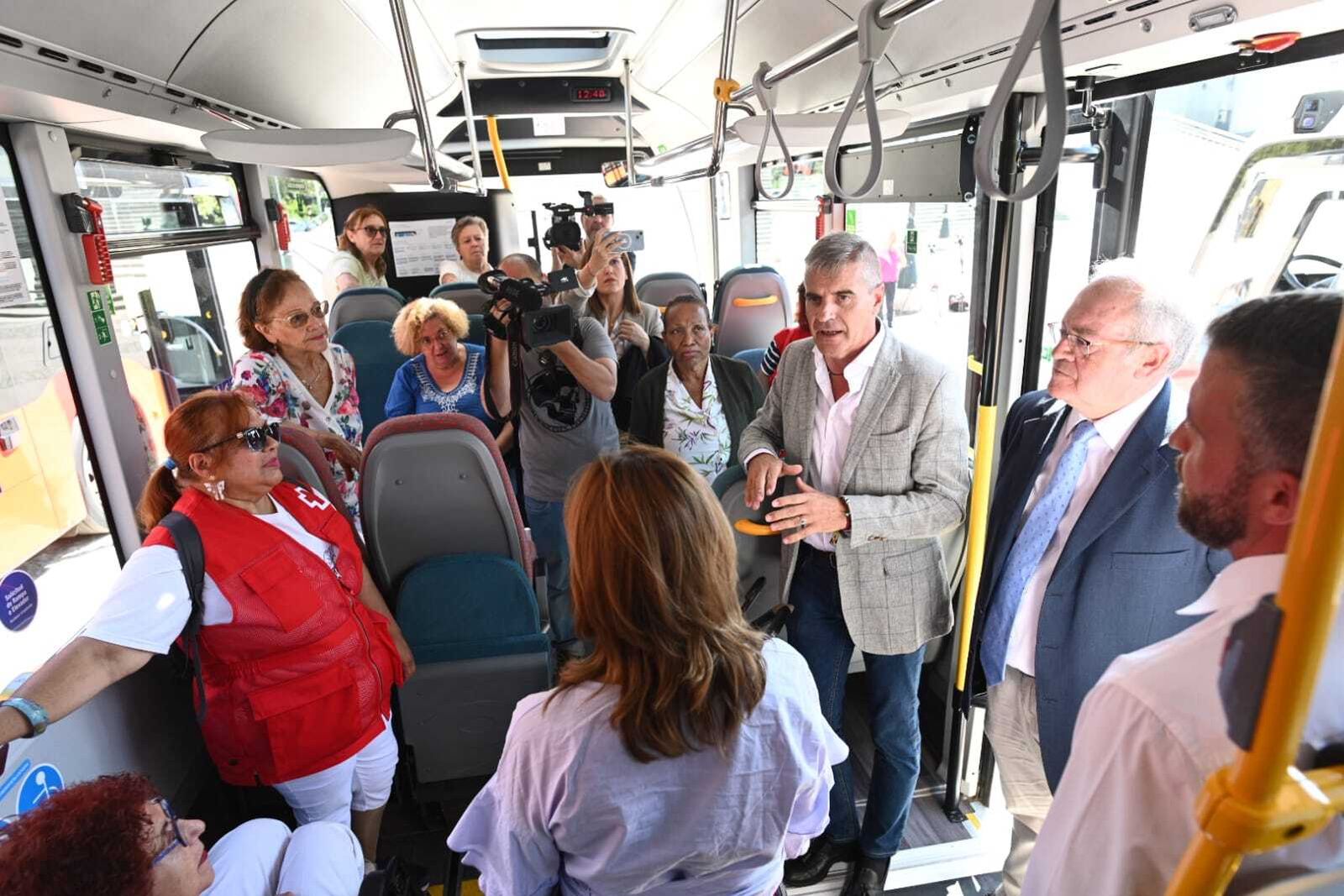 César Díaz, director del Consorcio de Transportes, durante una de las charlas