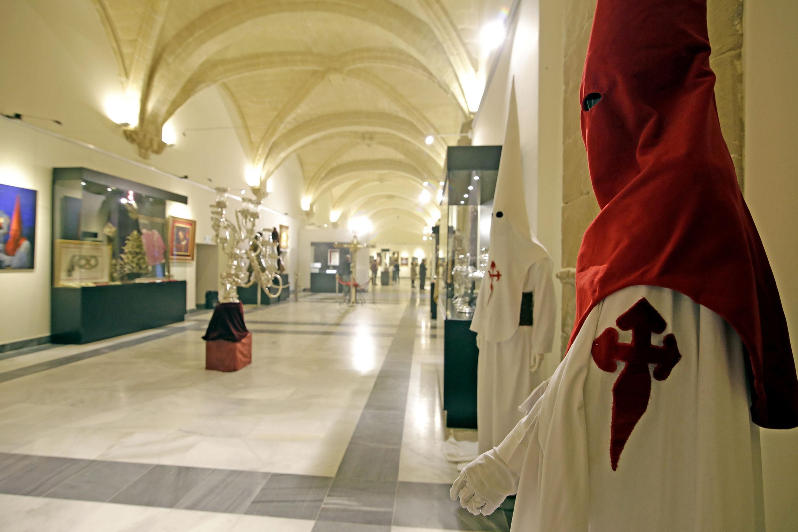 Inauguración de la exposición del Prendimiento en la sala De Profundis en los Claustros de Santo Domingo