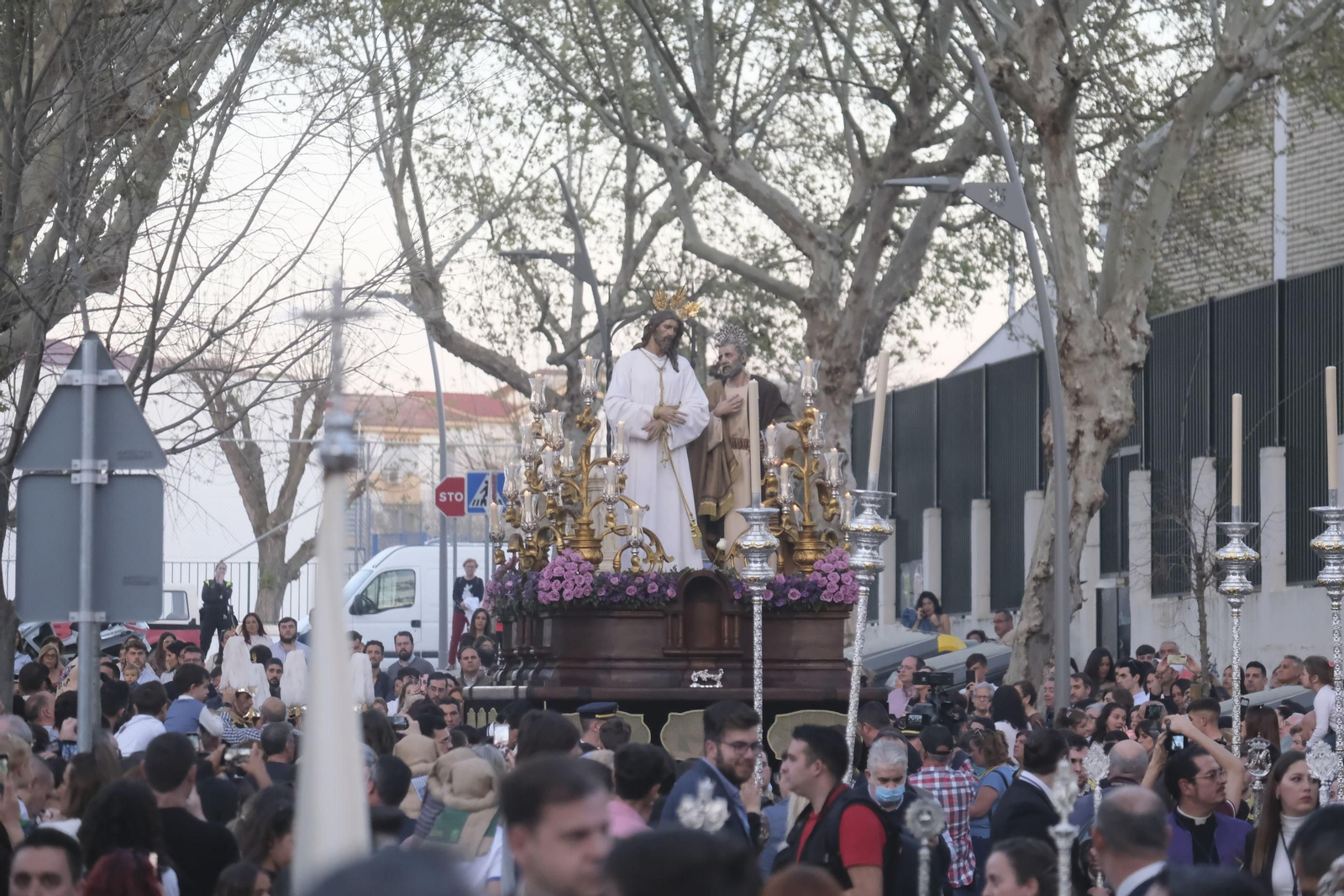 La procesión del Señor de la Bondad de Córdoba, en imágenes