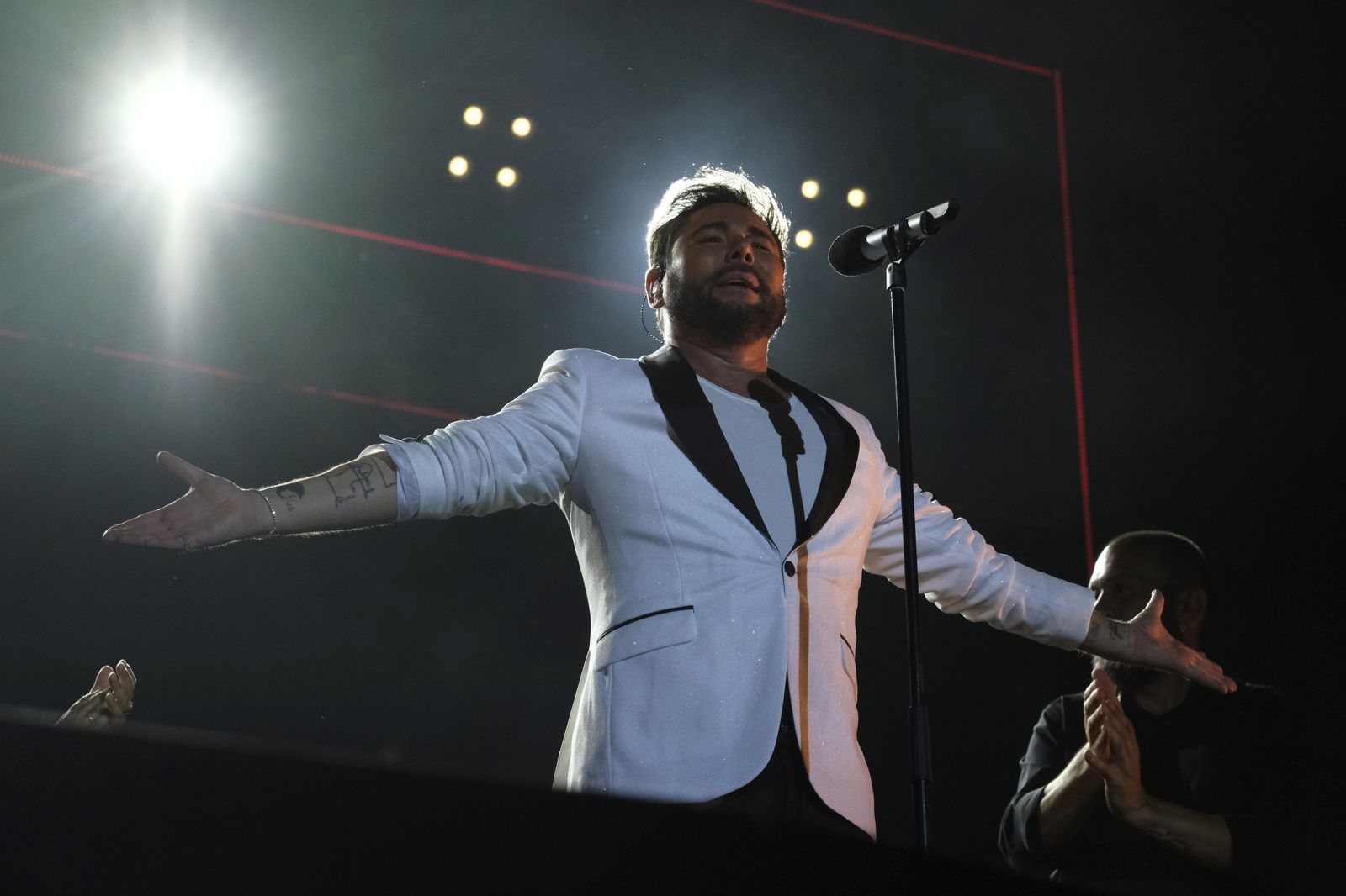 El concierto de Miguel Poveda en Córdoba, en imágenes