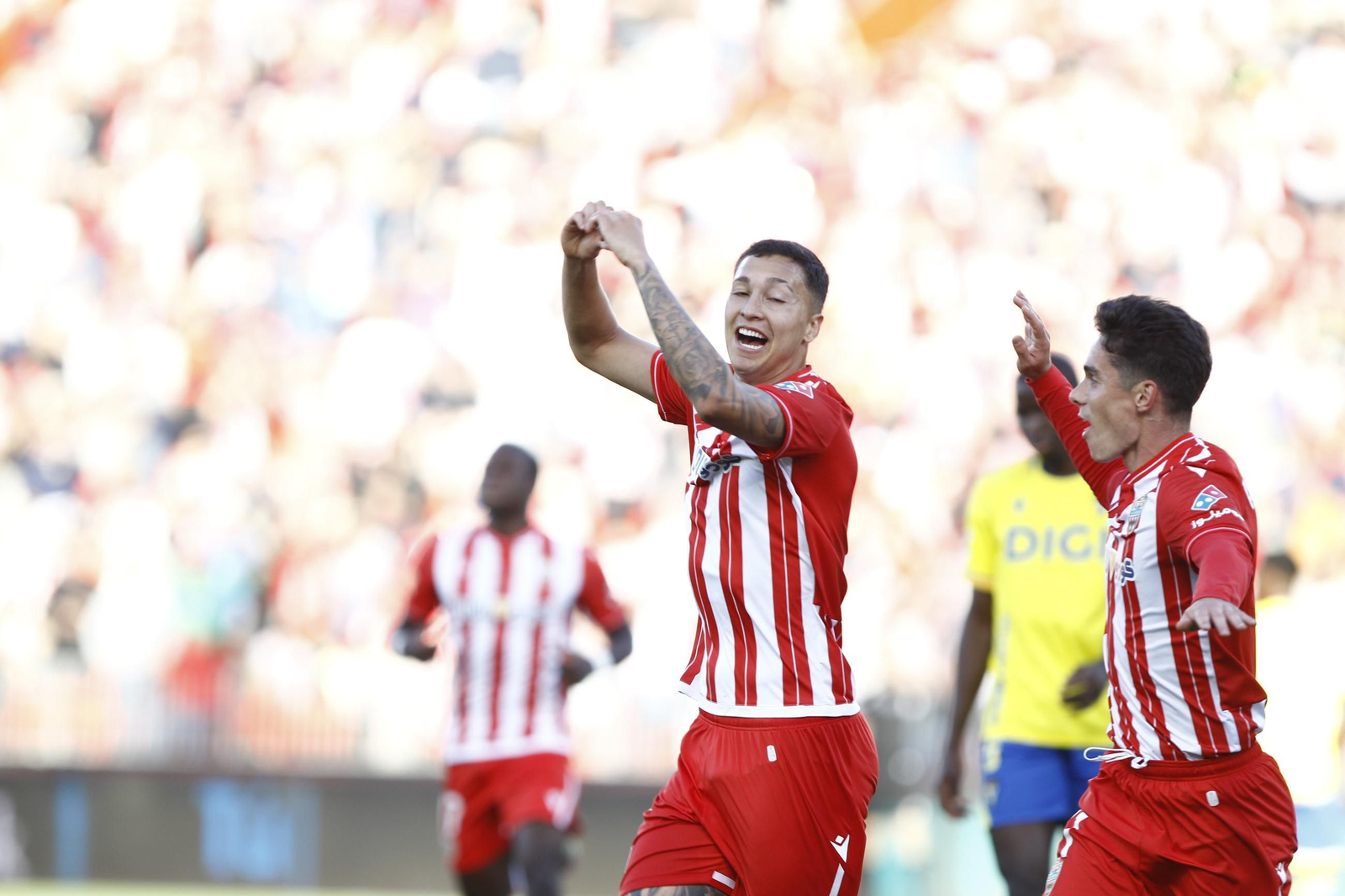 El partido U.D. Almería-Cádiz C.F. en imágenes