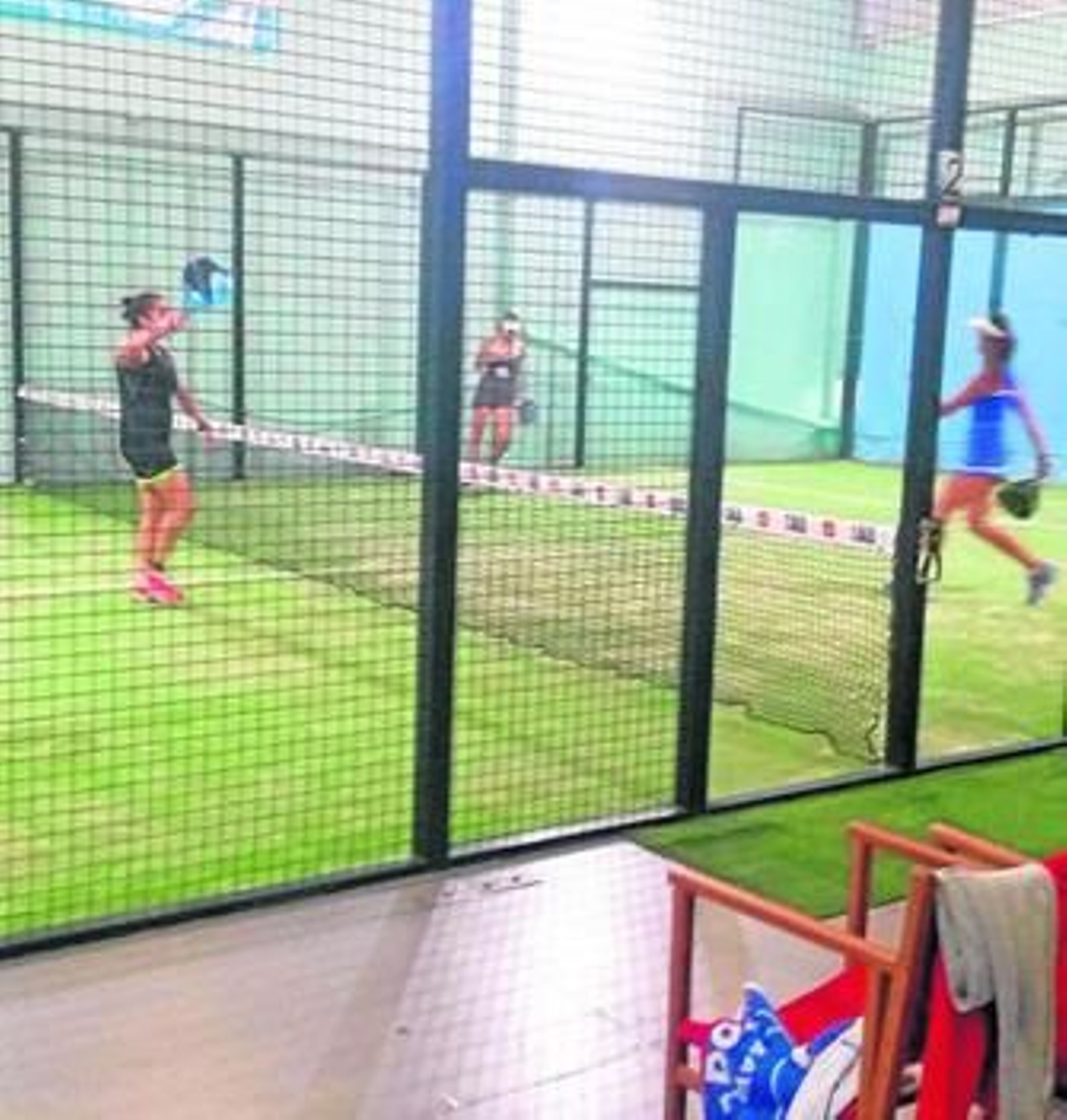 Los 12 partidos femeninos de ayer se disputaron en 'Más que pádel'.