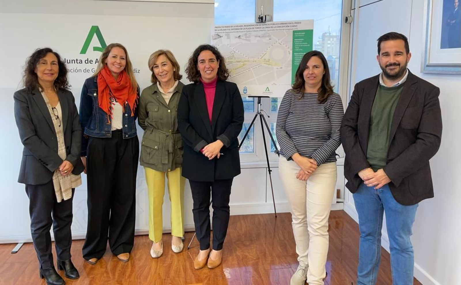 Firma del contrato de "La Línea Amable".