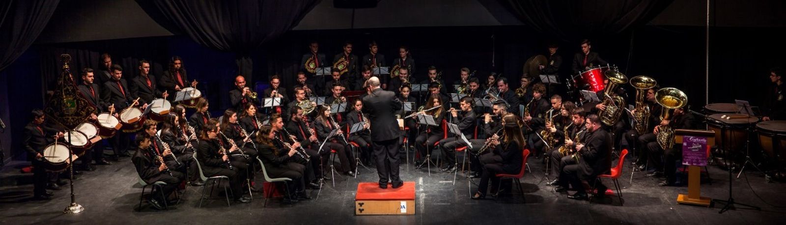 La Banda de Cúllar Vega toca para recaudar productos de limpieza