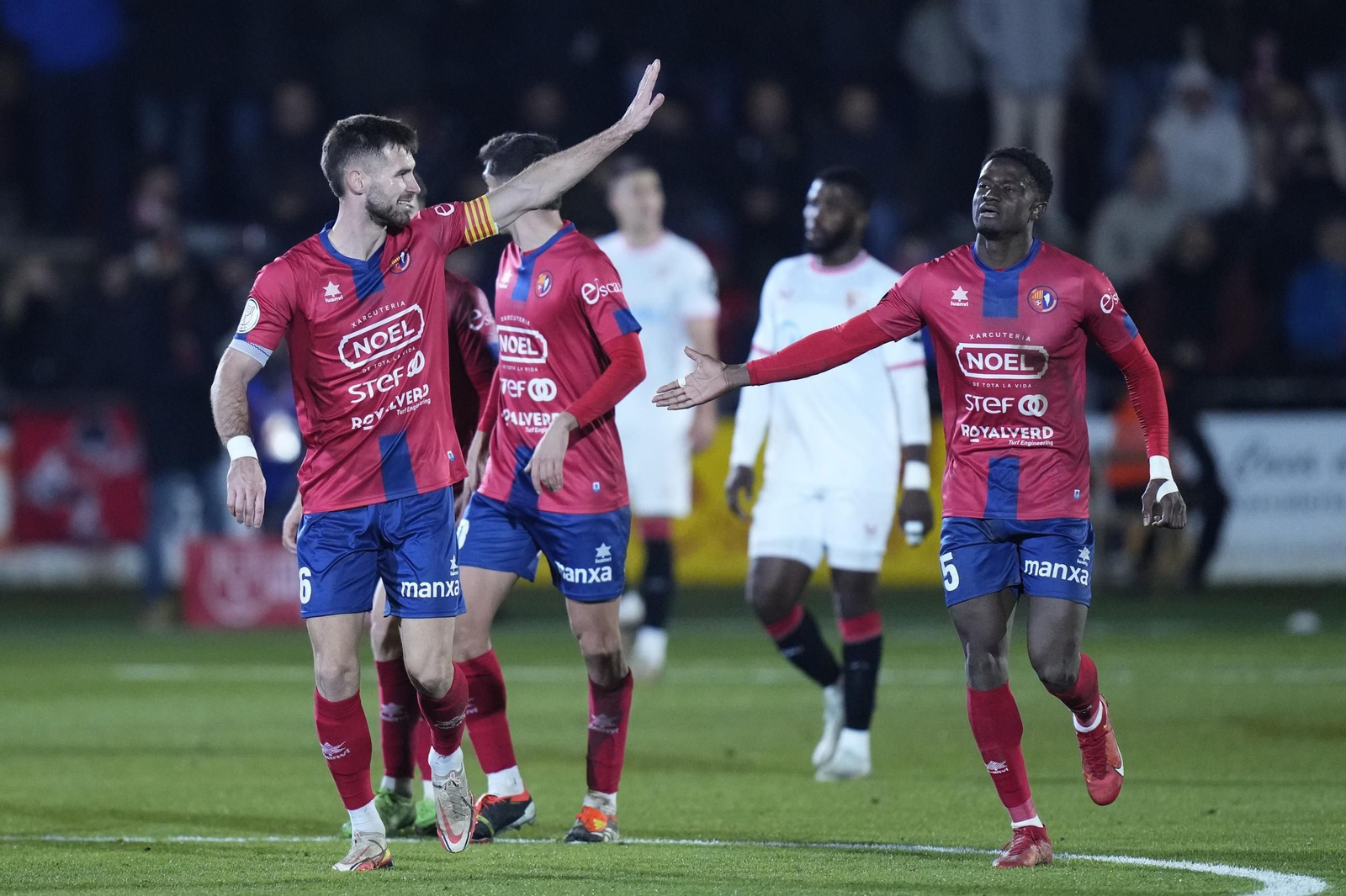 Las fotos del Olot - Sevilla de Copa del Rey