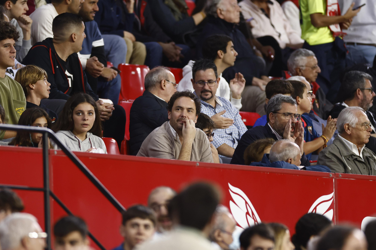 Búscate en las fotos del Sevilla FC-Real Sociedad