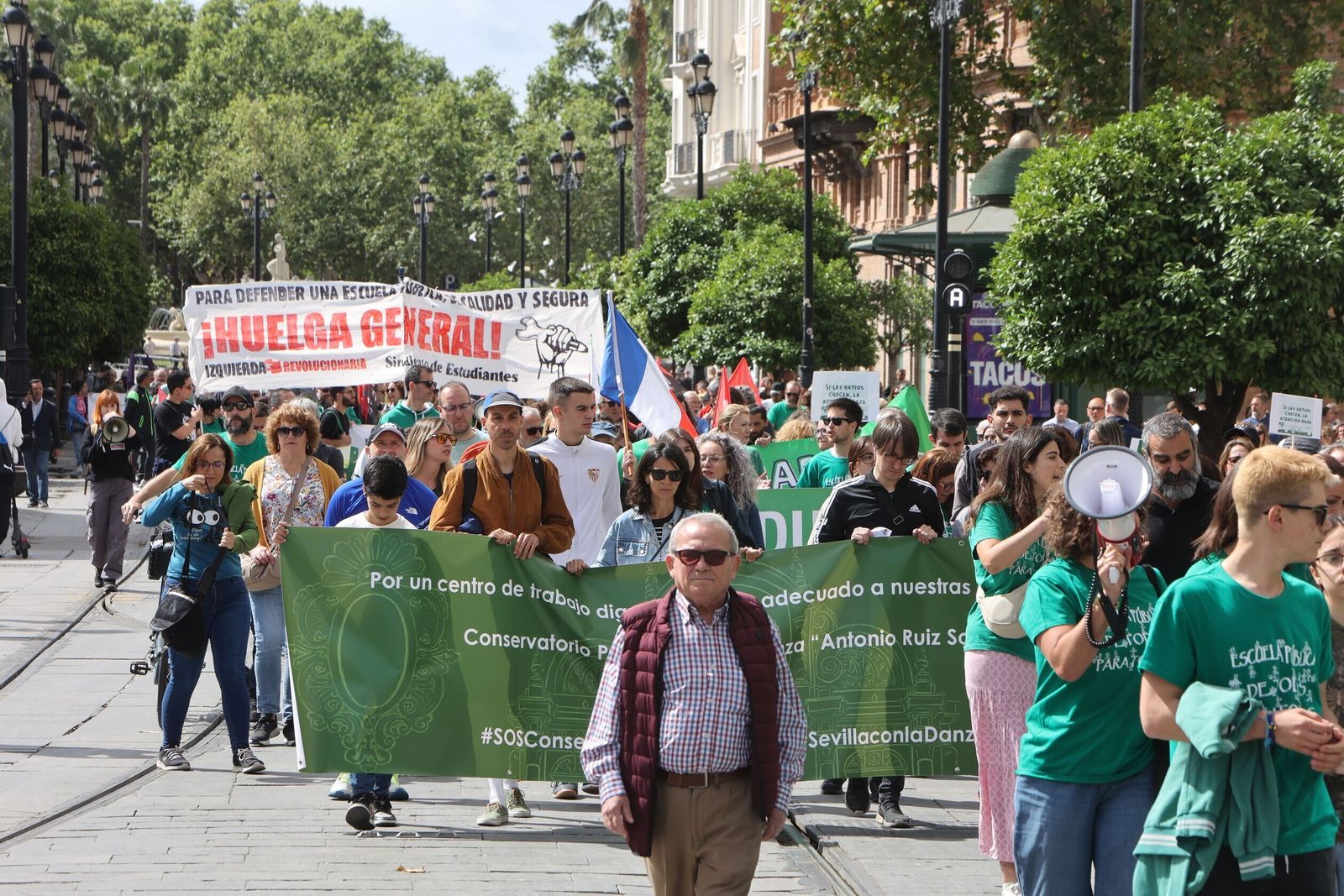 Manifestación en Sevilla de la Marea Verde Andaluza por una educación pública con más recursos
