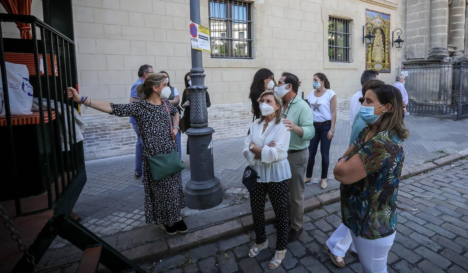 La Hermandad del Rocío de Jerez recoge alimentos para Cáritas