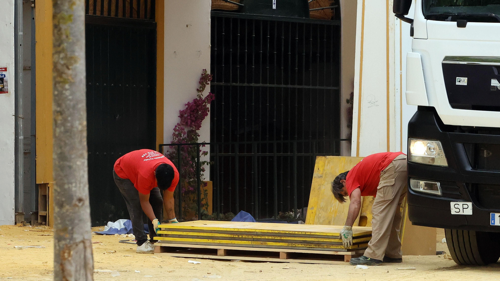 Continúan los trabajos de recogida en la Feria de Jerez 2024 Continúan los trabajos de recogida en la Feria de Jerez 2024