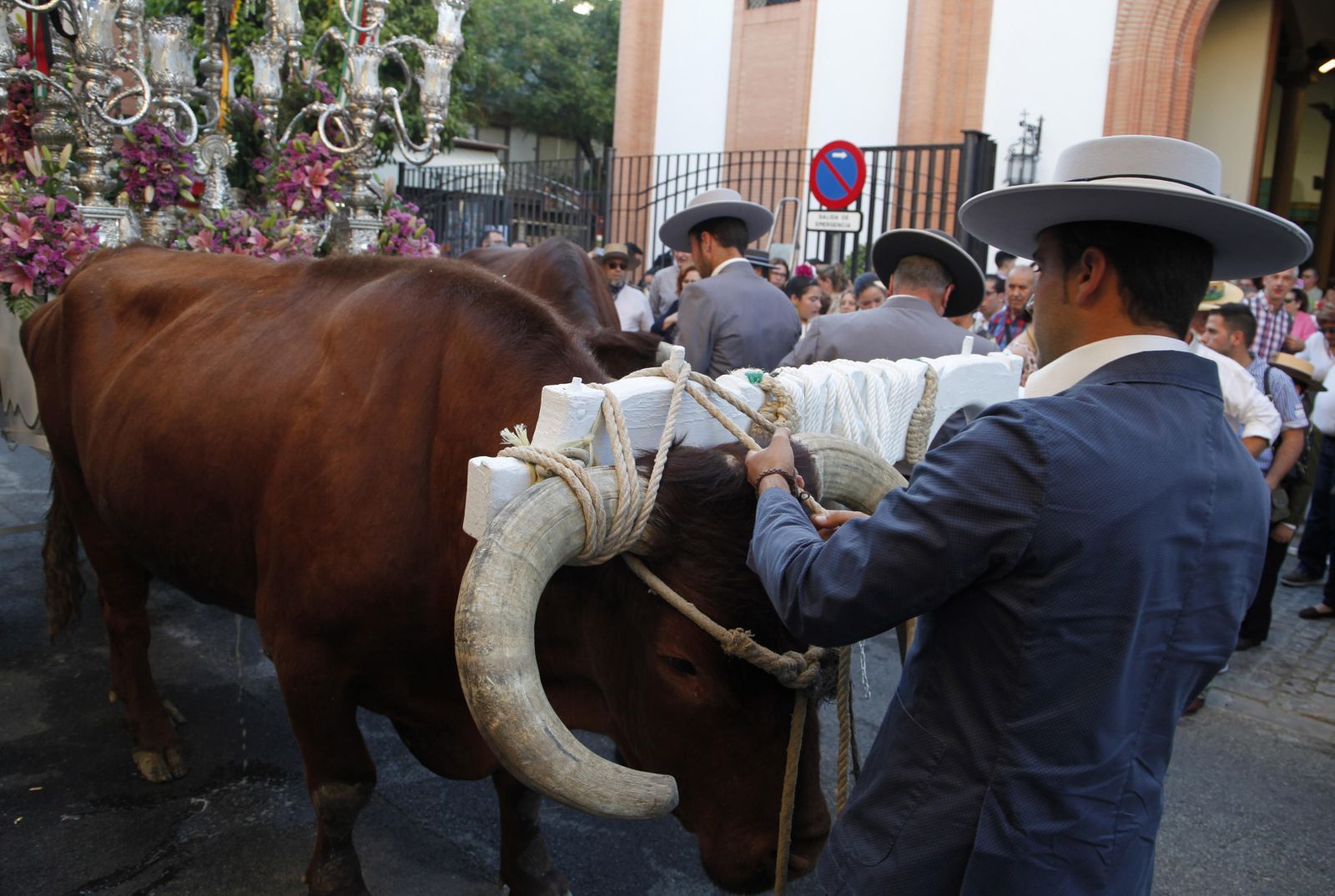 Salida de la Hermandad del Rocío del Cerro del Águila