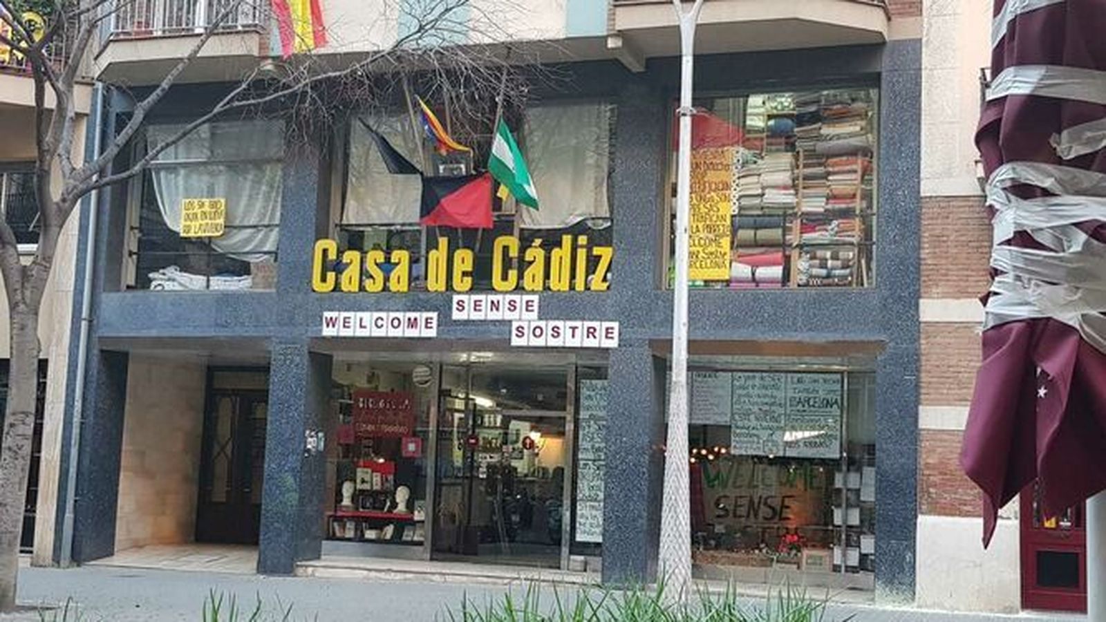 Fachada de la Casa de Cádiz en Barcelona.