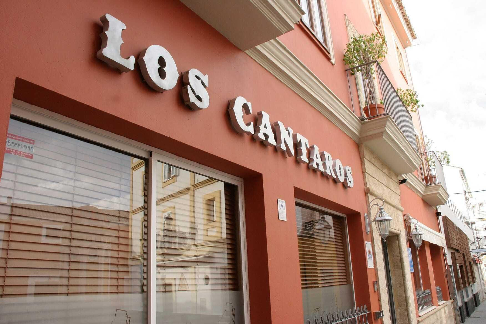 El hotel Los Cántaros cierra por primera vez en invierno desde su apertura, en el año 1984.