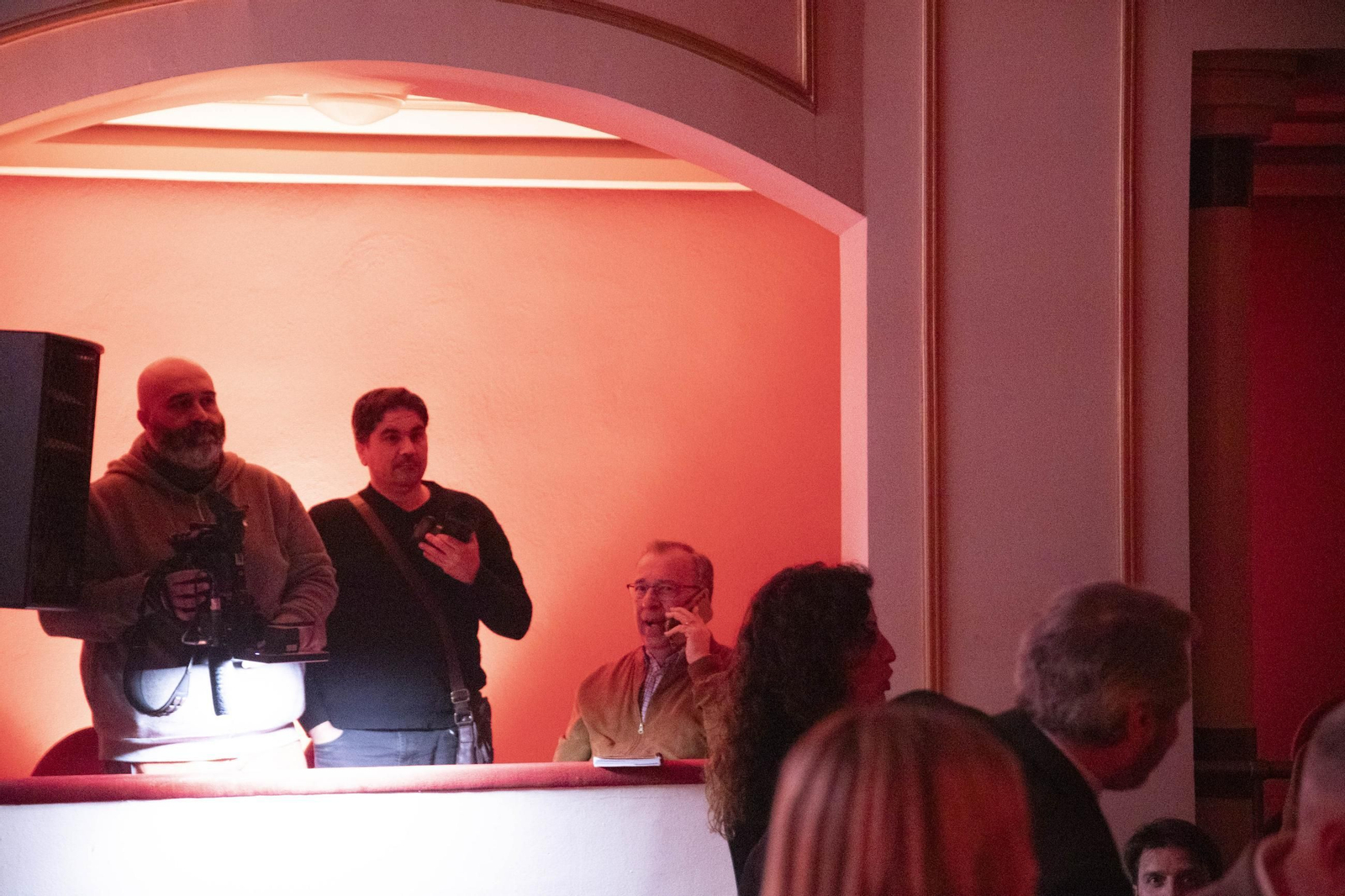 Imágenes de la presentación de las Holy Cards