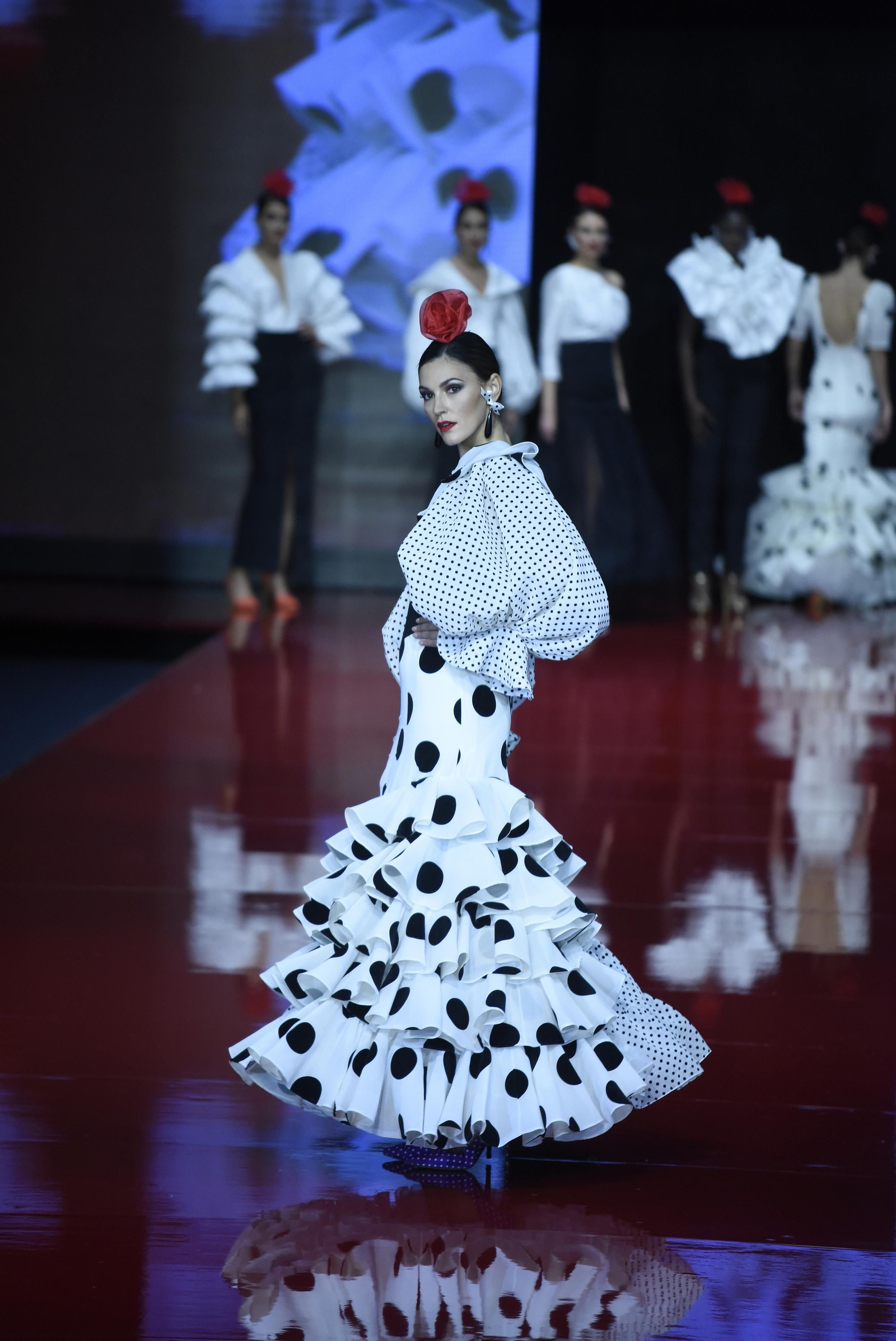 El desfile de Carmen Latorre en SIMOF 2022, todas las fotos