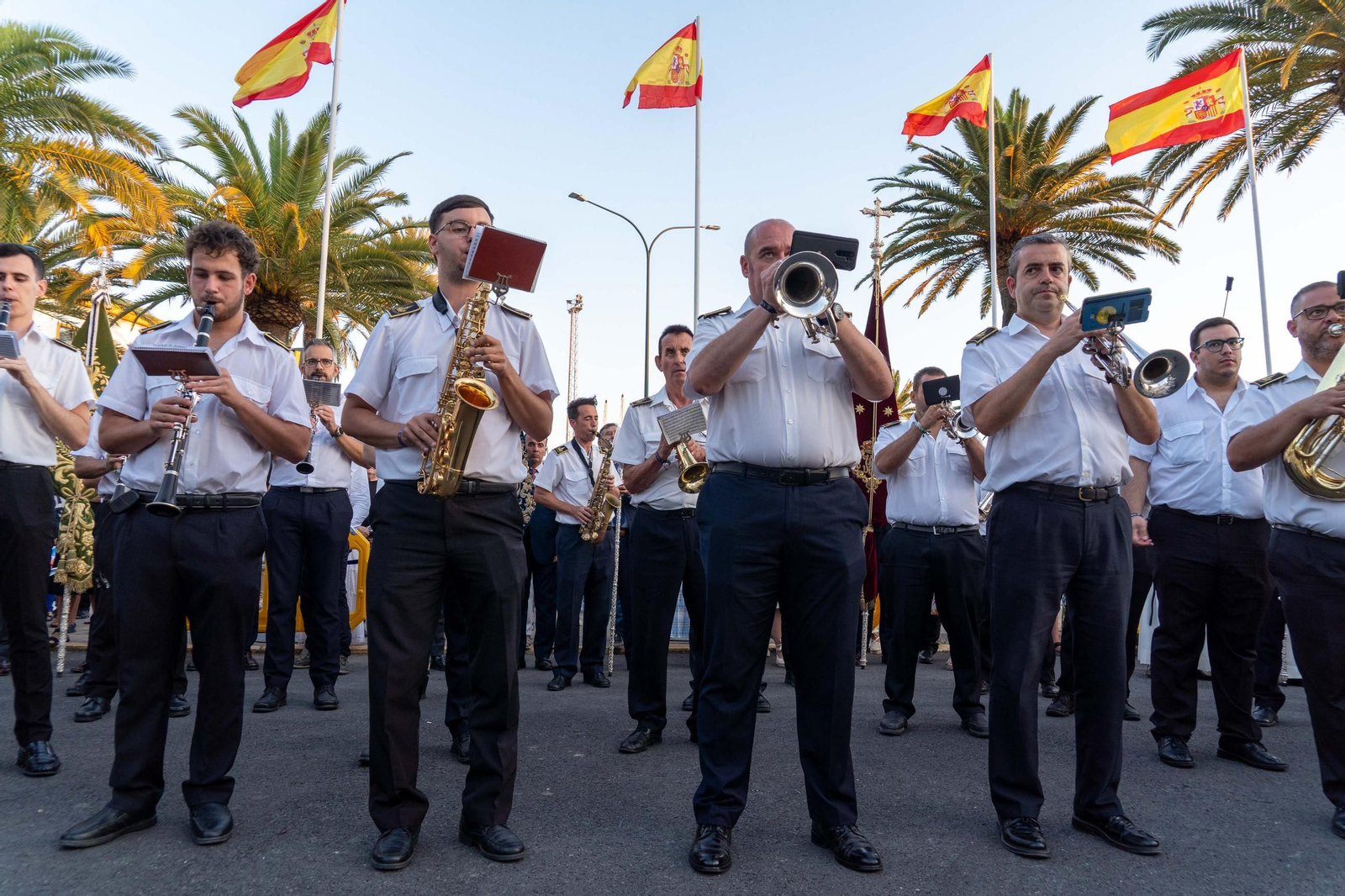 Imágenes de la procesión La Virgen del Carmen por las calles de Huelva