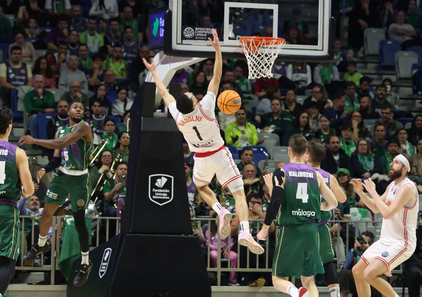 El Unicaja-Elan Chalon, en fotos