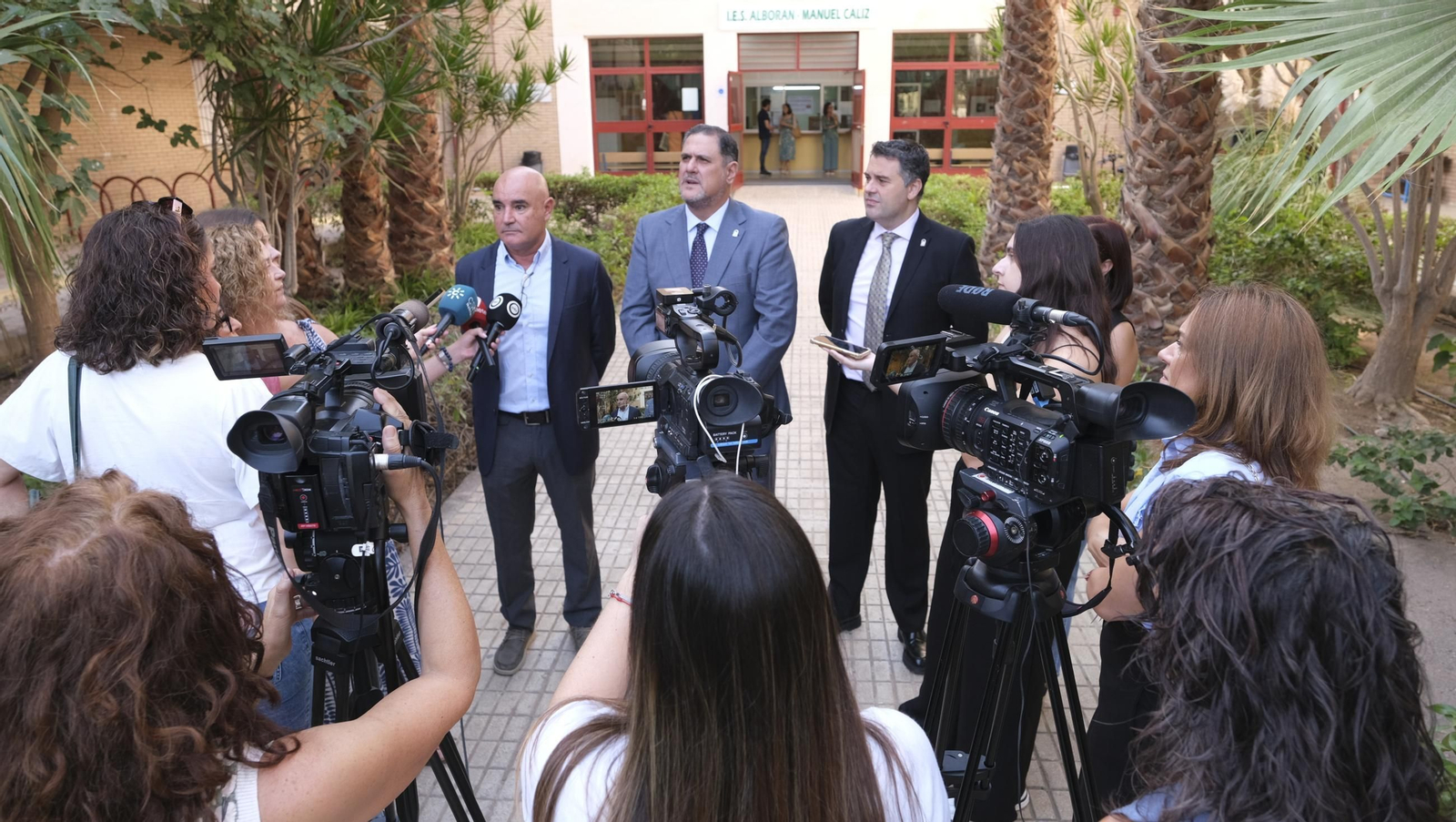 Inicio del curso escolar en el IES Alborán-Manuel Cáliz, en imágenes