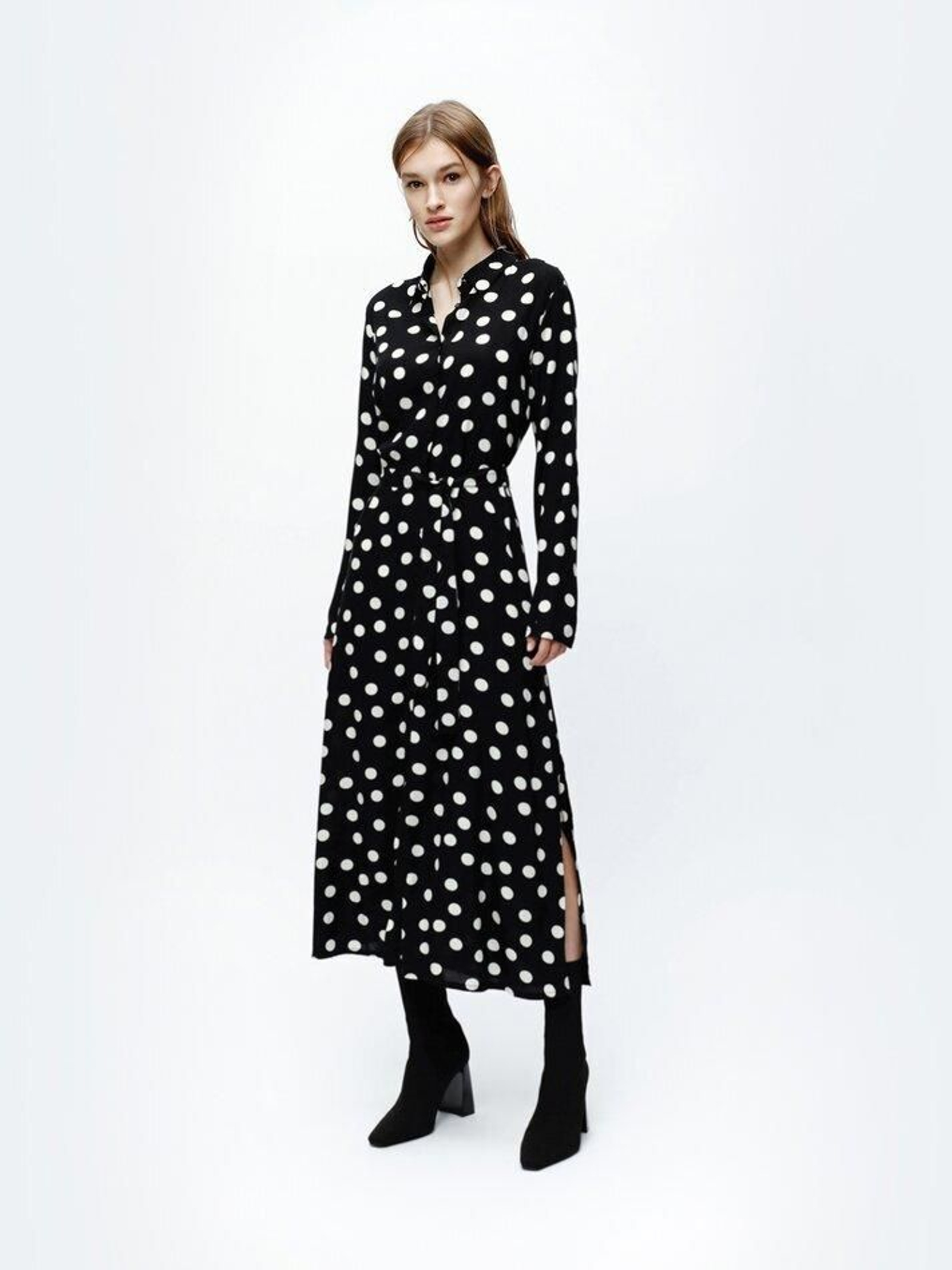 Vestido camisero de lunares de Lefties.