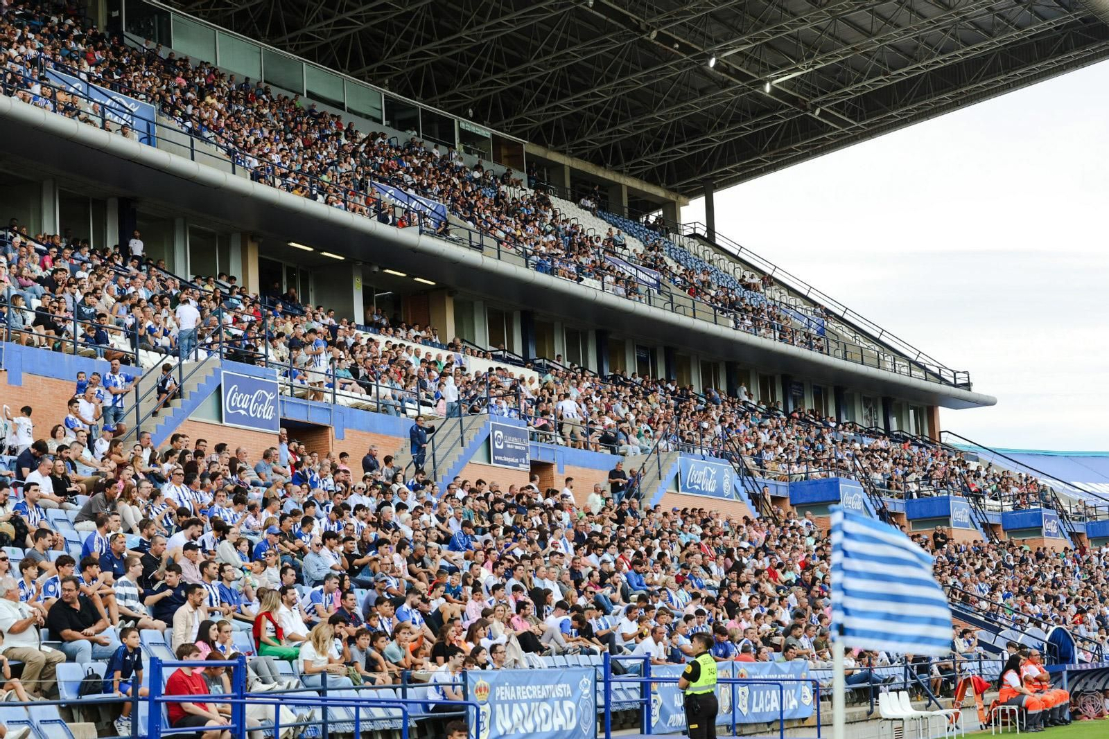 Búscate en las gradas del Nuevo Colombino en el Recre- Linares