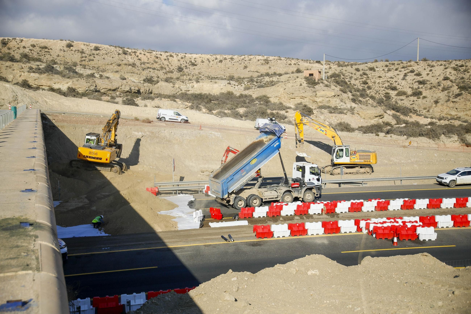 Imágenes del corte total en la A-7 de Almería