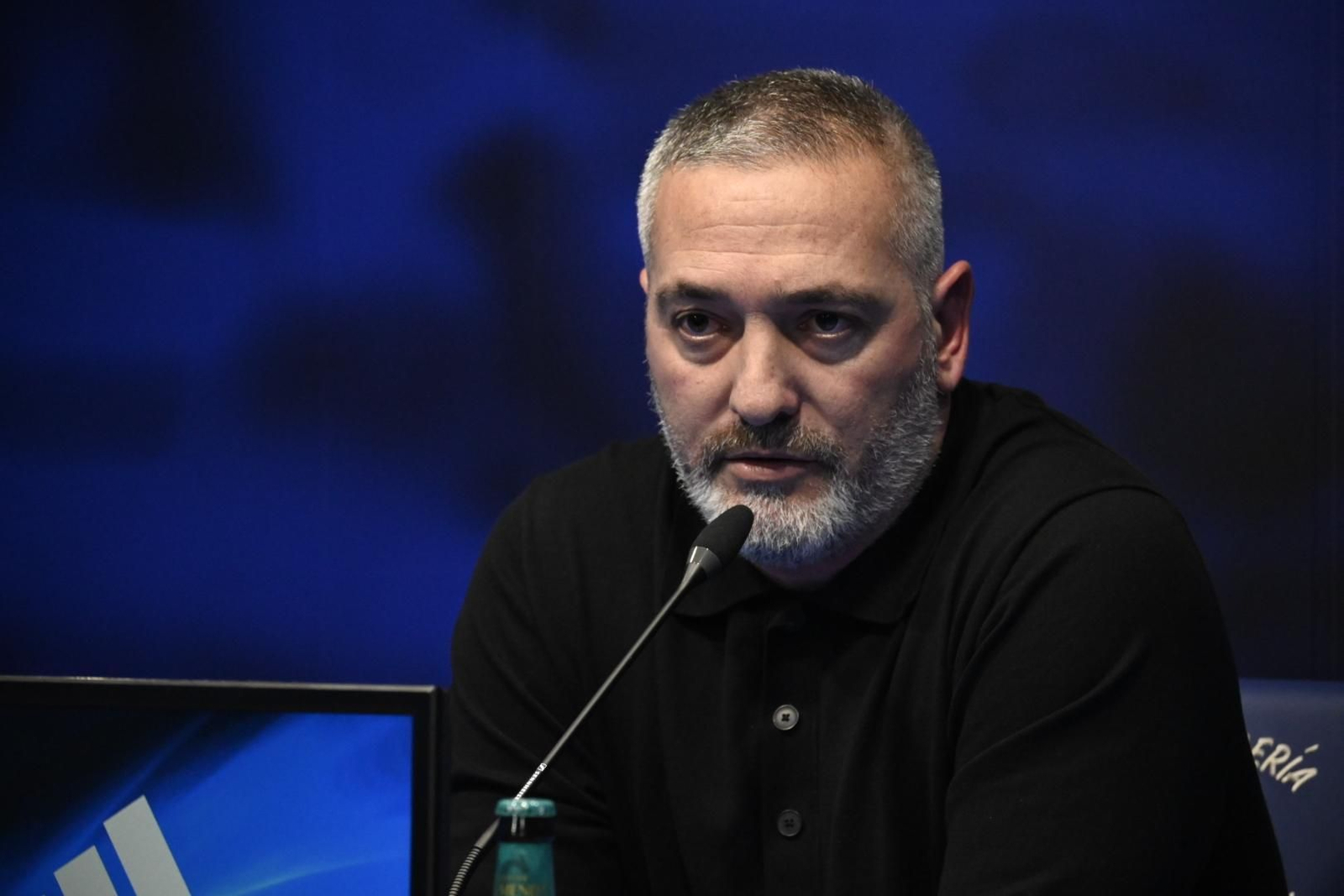 Imágenes de la presentación de Arzu como nuevo entrenador del Recreativo de Huelva