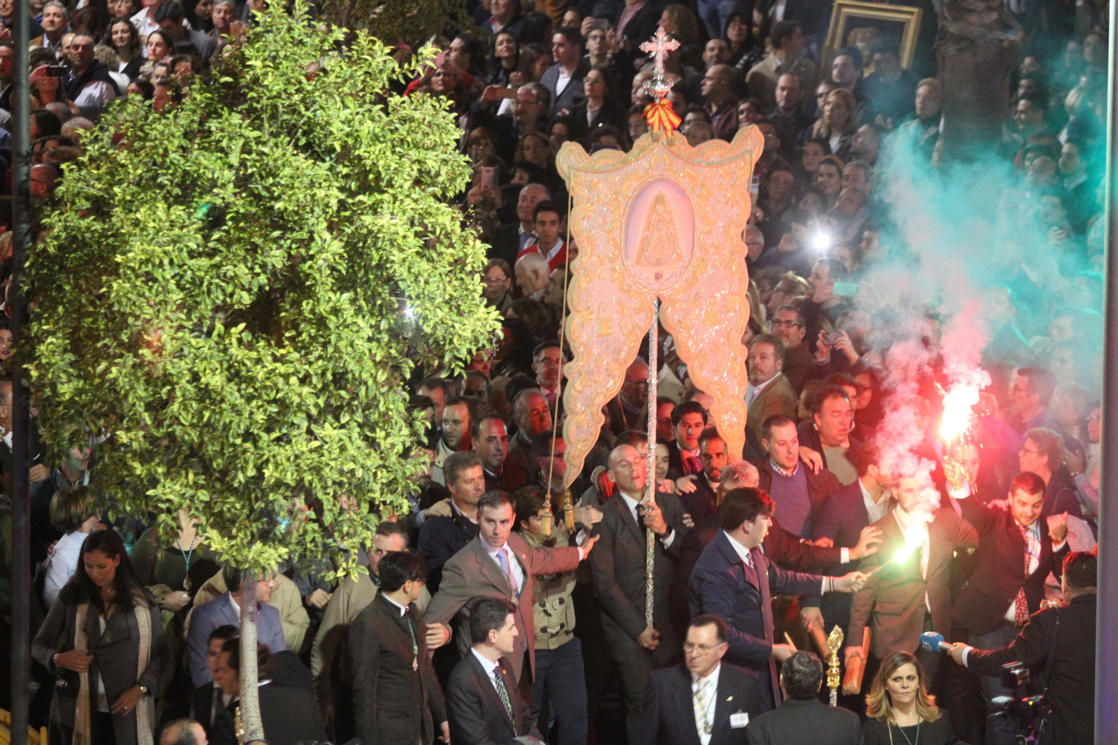 Imágenes del Recorrido del Rosario Glorioso de La Magna Rociera