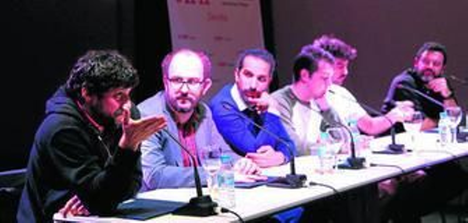 Santiago Amodeo, Borja Cobeaga, Javier Ruiz Caldera, Xavi Daura y Esteban Navarro (el dúo Venga Monjas) y Manuel J. Lombardo, ayer en Santa Clara.