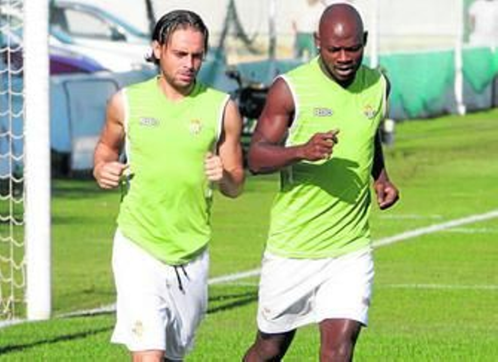 Sergio García y Emana dialogan durante un entrenamiento.