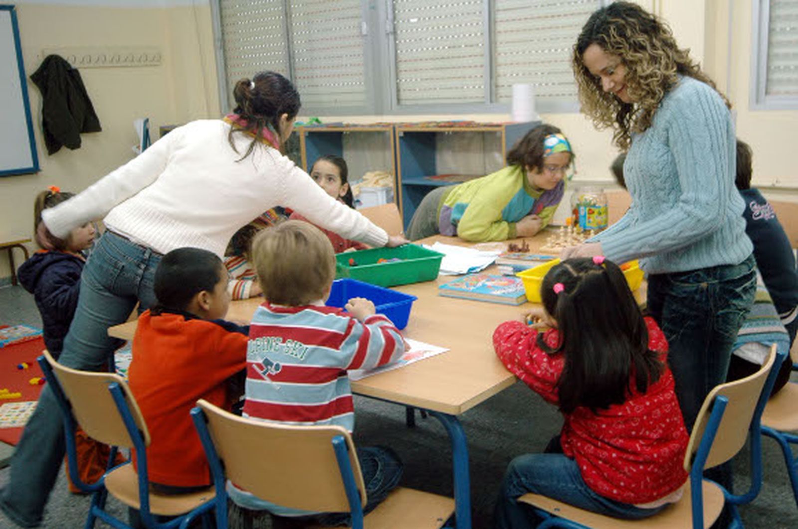 Empresas de aulas matinales y comedores suspenden sus servicios por "impago" de la Junta