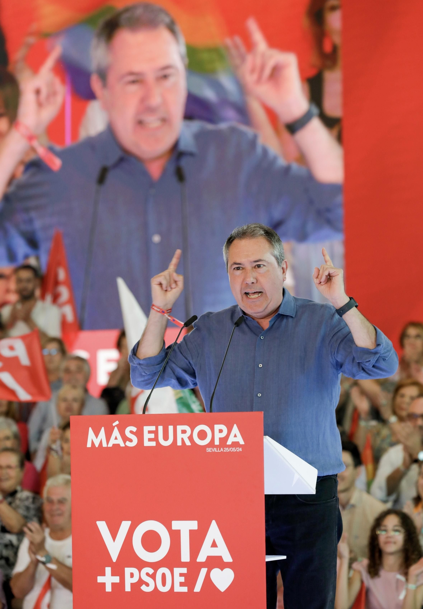 Las imágenes del mitin de Pedro Sánchez en Sevilla