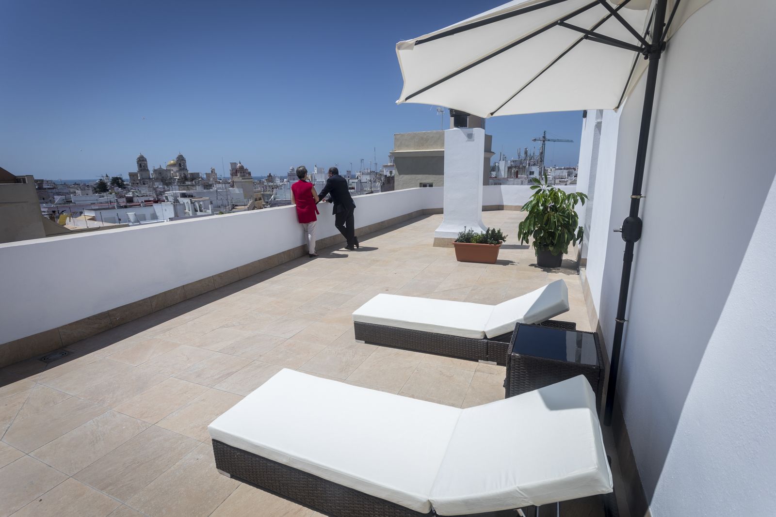 Terraza del hotel Francia y París en Cádiz.