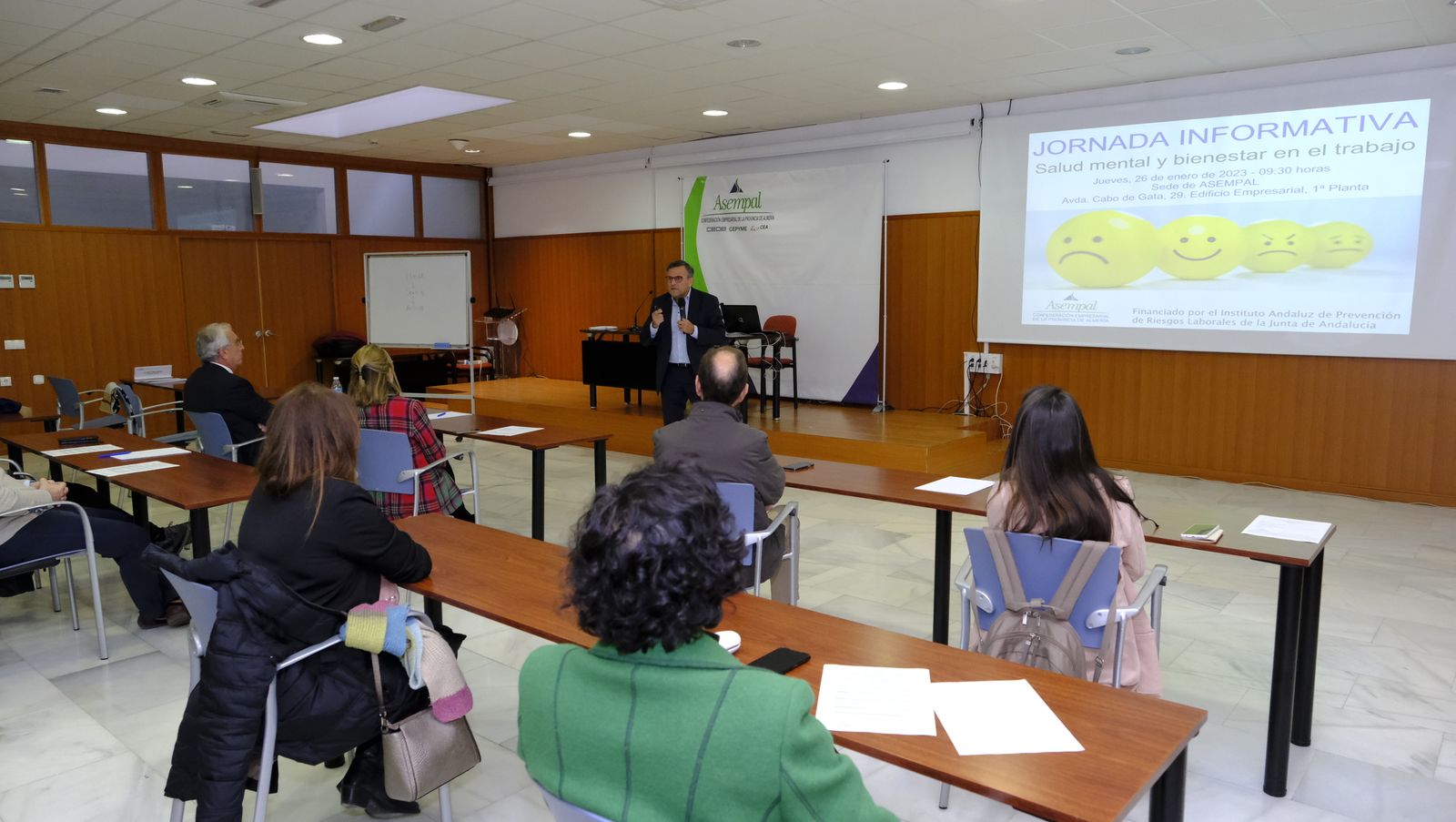 Miguel Ángel Maña ante los presentes en las jornadas organizadas por Asempal