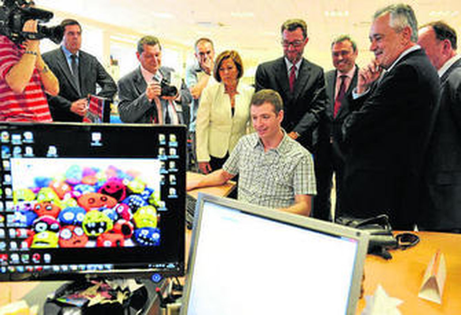 Griñán, en la inauguración del centro de I+D de Unit4 en Granada.