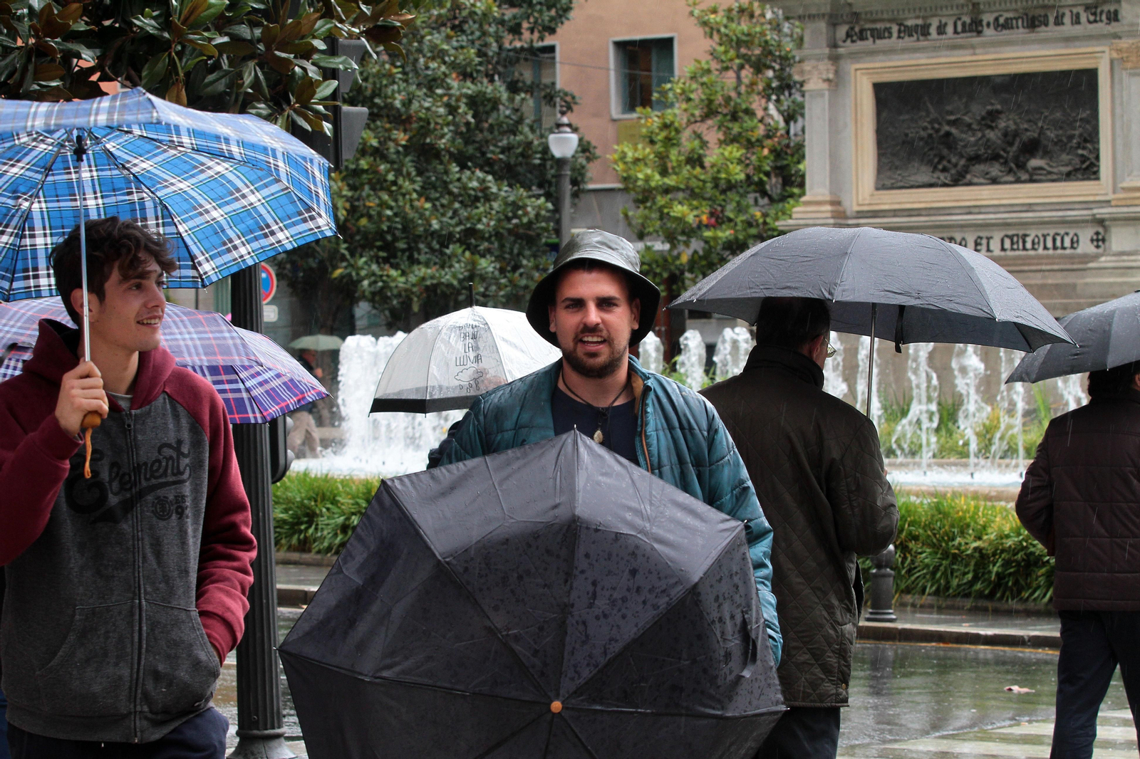 Imágenes de la lluvia en Granada